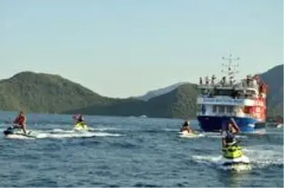 Marmaris'te 30 Ağustos Zafer Bayramı denizde, karada ve havada bayraklar ile kutlandı Marmaris'te 30 Ağustos Zafer Bayramı denizde, karada ve havada bayraklar ile kutlandı