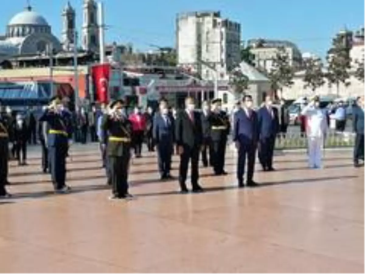 Taksim Meydanı'nda 30 Ağustos Zafer Bayramı töreni düzenlendi