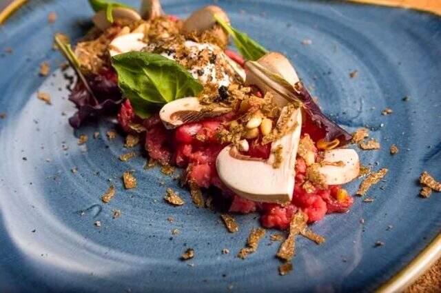 Tartar nasıl yapılır? Tartar malzemeleri nelerdir? En kolay tartar tarifi nasıl yapılır? Et tartar tarifi nasıl yapılır? Deniz tartar nasıl yapılır?