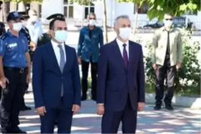 Taşova'da sosyal mesafeli, maskeli 30 Ağustos töreni Taşova'da sosyal mesafeli, maskeli 30 Ağustos töreni