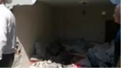 Yoldan çıkan otomobil eve girdi: 2 yaralı Yoldan çıkan otomobil eve girdi: 2 yaralı
