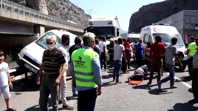 Adana Son Dakika Motor Kazası  - Dün 17:21 Adana�dA Otomobil Ile Çarpışan Motosikletin Sürücüsü Yaralandı.