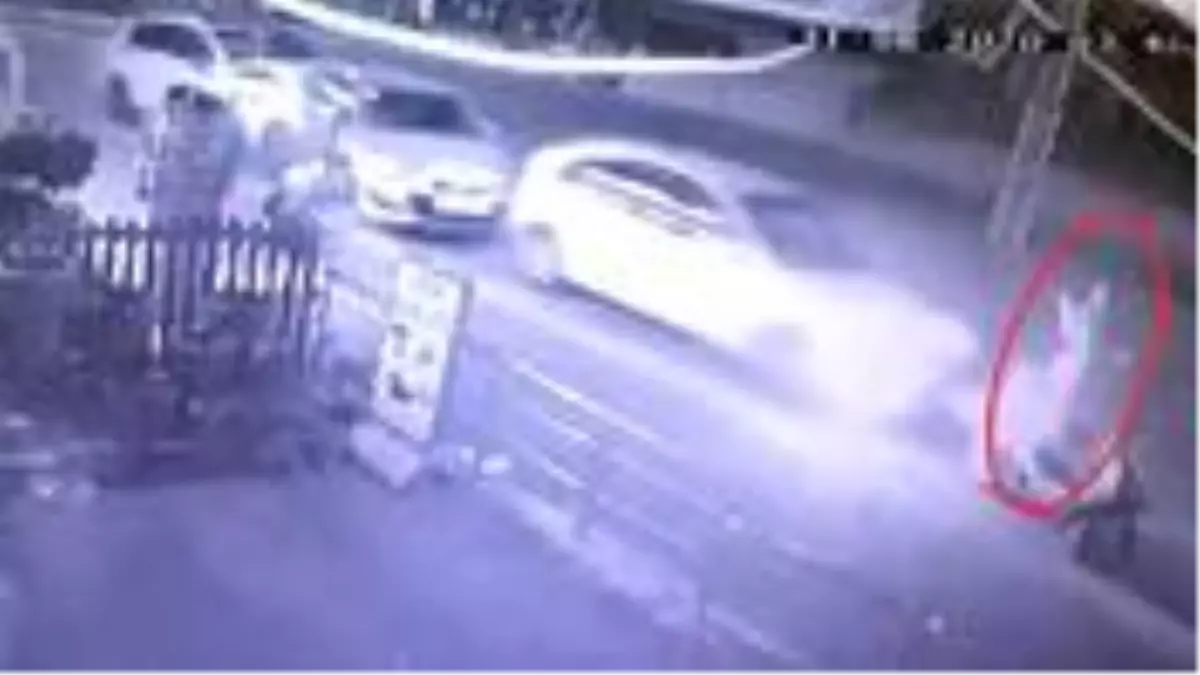 Alkollü sürücü dehşet saçtı! Motosikletli kadının havaya savrulduğu anlar kameraya yansıdı