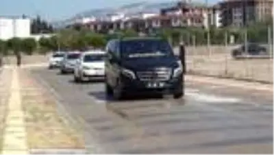 Bakan Kasapoğlu, Havran'da yapılması planlanan spor kompleksi projesinde incelemelerde bulundu Bakan Kasapoğlu, Havran'da yapılması planlanan spor kompleksi projesinde incelemelerde bulundu