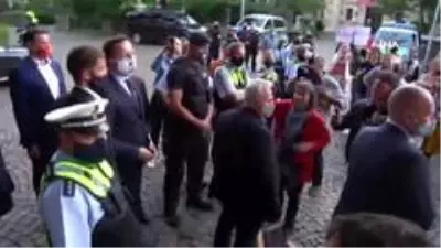 Berlin'de Sağlık Bakanı yuhalandı Berlin'de Sağlık Bakanı yuhalandı
