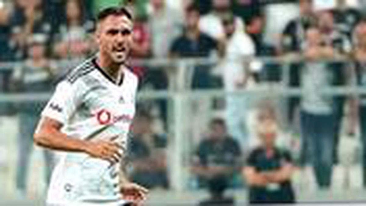 Beşiktaş'tan olaylı ayrılan Victor Ruiz, Real Betis ile sözleşme imzaladı