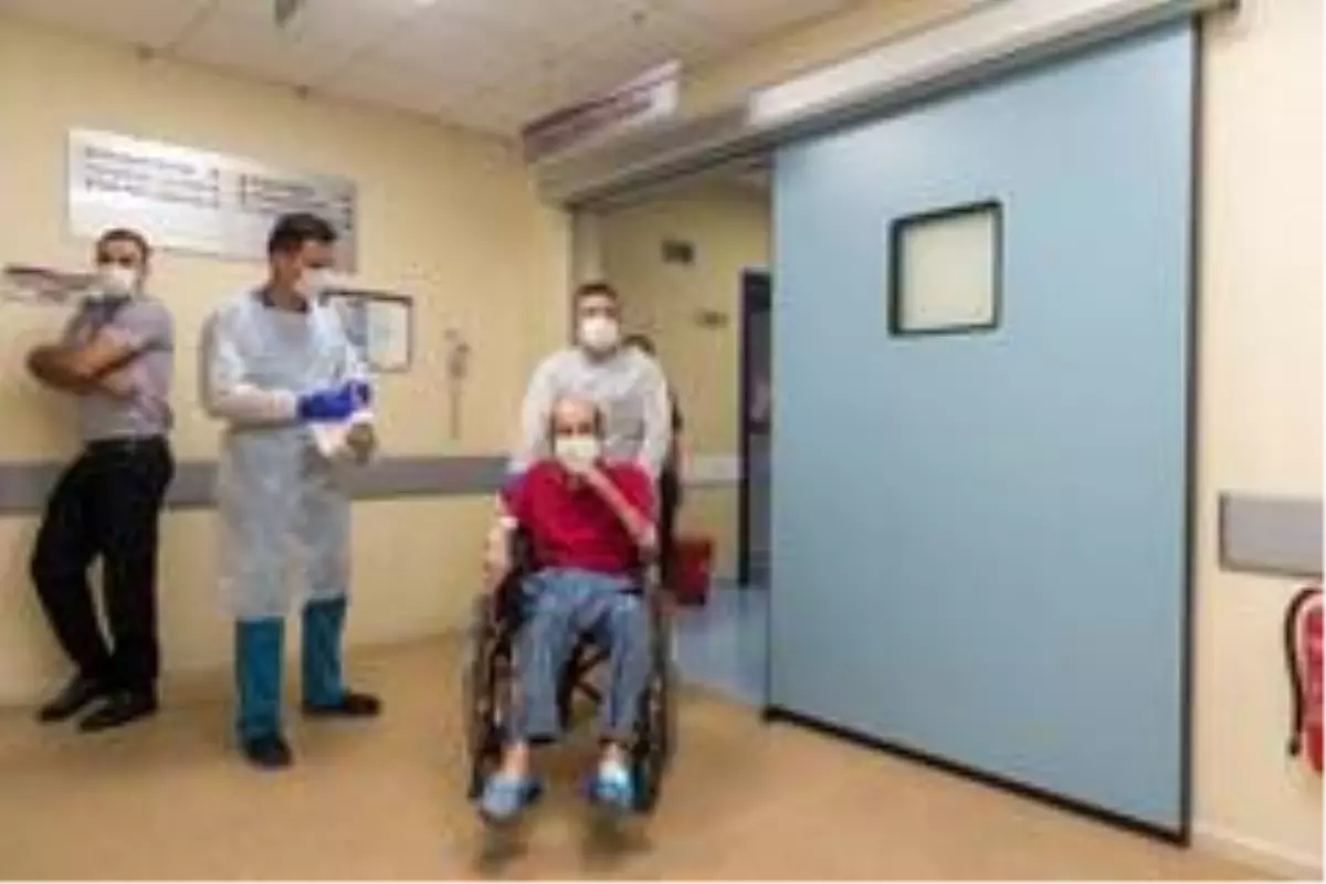 Yetersiz beslenme nedeniyle hastaneye düşen Bizimkiler'in Cemil'i taburcu oldu