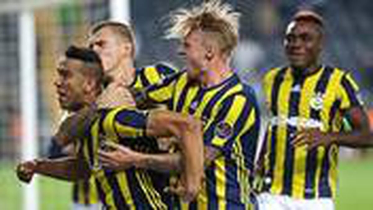 Bonservisini eline alan eski Fenerbahçeli Josef de Souza, Başakşehir için İstanbul'a geliyor