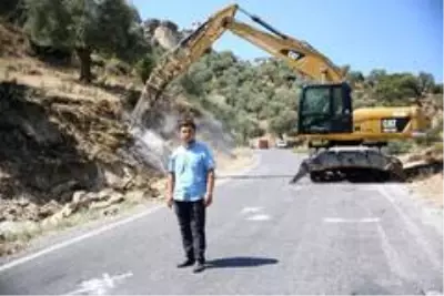 Büyükşehir Tekeler Mahallesi'nde çalışmalarını sürdürüyor Büyükşehir Tekeler Mahallesi'nde çalışmalarını sürdürüyor