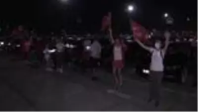 Haluk Levent Yenikapı'da konser verdi Haluk Levent Yenikapı'da konser verdi