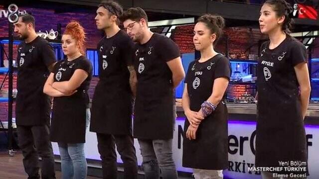 MasterChef Türkiye'ye veda isim belli oldu! Yarışmacılar gözyaşlarına hakim olamadı MasterChef Türkiye'ye veda isim belli oldu! Yarışmacılar gözyaşlarına hakim olamadı