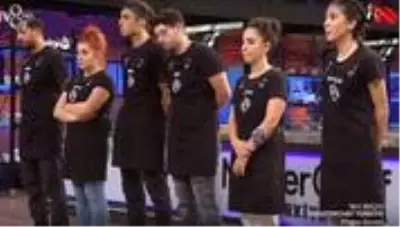MasterChef Türkiye'ye veda isim belli oldu! Yarışmacılar gözyaşlarına hakim olamadı MasterChef Türkiye'ye veda isim belli oldu! Yarışmacılar gözyaşlarına hakim olamadı