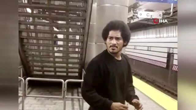 New York'ta metroda tecavüz girişimi! Herkesin gözü önünde saldırdı