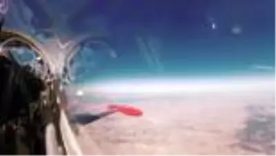 Türk Yıldızları gökyüzüne ay yıldız çizdi Türk Yıldızları gökyüzüne ay yıldız çizdi