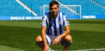 David Silva'nın, Real Sociedad'a imza attıktan bir saat sonra koronavirüse yakalandığı açıklandı
