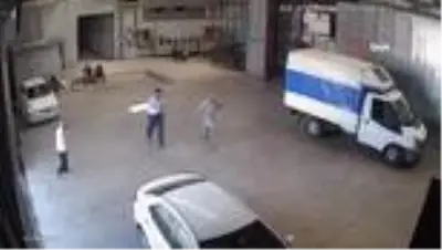 Ele geçirilen bozuk et deposunda Furkancılar ortaya çıktı Ele geçirilen bozuk et deposunda Furkancılar ortaya çıktı