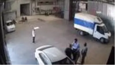 Ele geçirilen bozuk et deposunda Furkancılar ortaya çıktı Ele geçirilen bozuk et deposunda Furkancılar ortaya çıktı