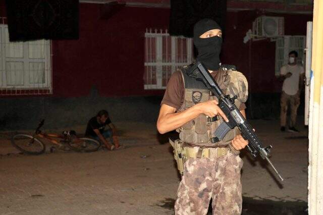 Evli kadını mesaj atarak taciz ettiği öne sürülen kişi darp edildi