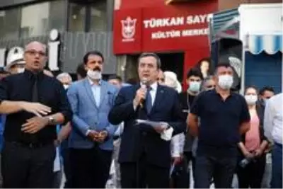 Konak'ta güvercinler barışa uçtu Konak'ta güvercinler barışa uçtu