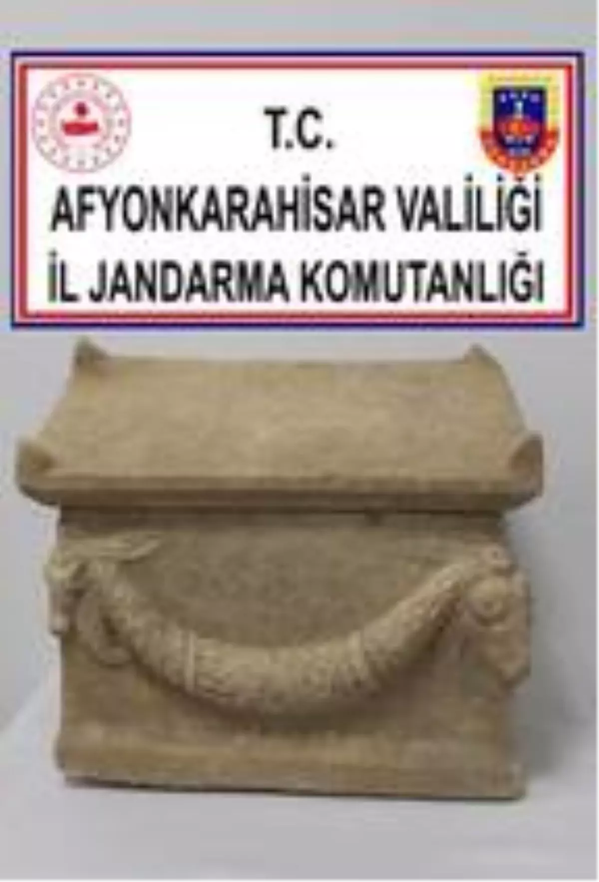 Otomobilde tarihi lahit ele geçirildi