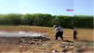 GAZİANTEP Tarlada çalışırken başına mermi isabet eden çiftçi, hayatını kaybetti GAZİANTEP Tarlada çalışırken başına mermi isabet eden çiftçi, hayatını kaybetti