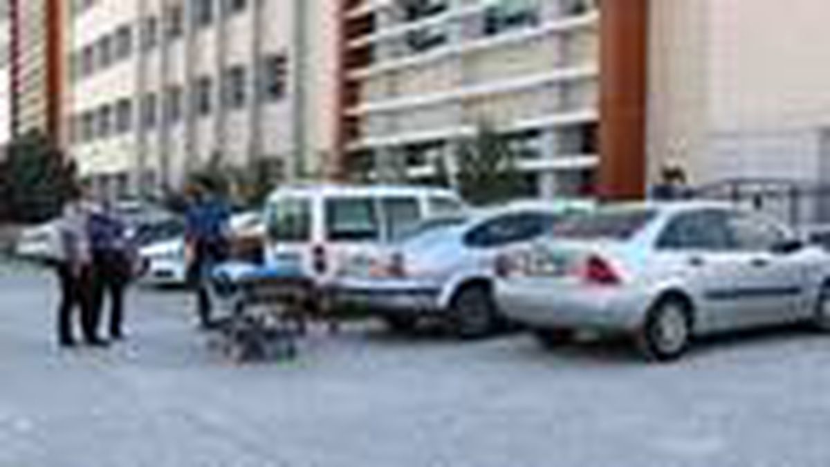Niğde'de bir kişi, hastane otoparkındaki otomobilde ölü bulundu