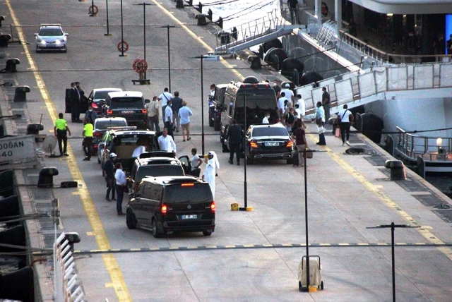 Katar kraliyet ailesi, Bodrum'daki lüks tatiline 180 personel ve 500 valizle geldi
