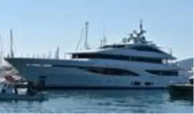 Haftalık kirası 971 bin 500 dolar olan lüks yat Marmaris'e demir attı Haftalık kirası 971 bin 500 dolar olan lüks yat Marmaris'e demir attı
