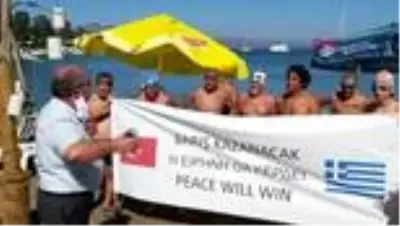 MUĞLA Datça'da kulaçlar, dünya barışı için atıldı MUĞLA Datça'da kulaçlar, dünya barışı için atıldı