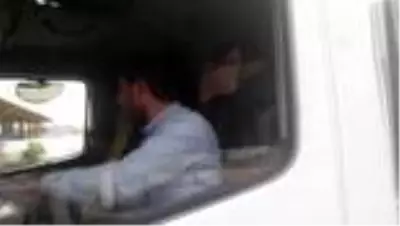 Rahatsızlanan çocuk çöp kamyonuyla hastaneye yetiştirildi