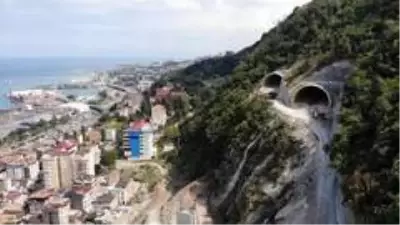 Trabzon'da Boztepe Tüneli'nin yapımı sürüyor Trabzon'da Boztepe Tüneli'nin yapımı sürüyor