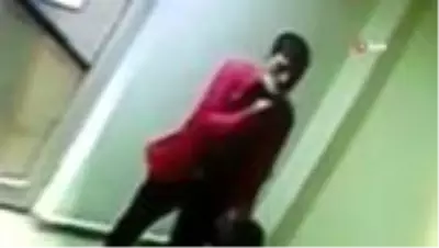 Ayakkabı hırsızı kamerada Ayakkabı hırsızı kamerada
