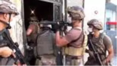Gaziantep'te 655 polisin katılımıyla narkotik operasyonu başlatıldı Gaziantep'te 655 polisin katılımıyla narkotik operasyonu başlatıldı