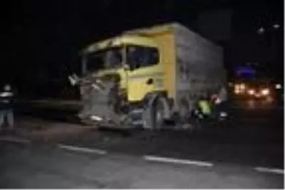 Aksaray'da yolcu otobüsü ile kamyon çarpıştı: 4 yaralı