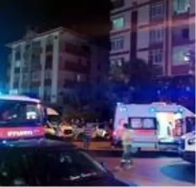 Ambulansın karıştığı zincirleme kazada 3 sağlık çalışanı yaralandı Ambulansın karıştığı zincirleme kazada 3 sağlık çalışanı yaralandı