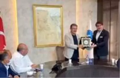 Aydemir'den İstanbul'da 'Erzurum istişaresi' Aydemir'den İstanbul'da 'Erzurum istişaresi'