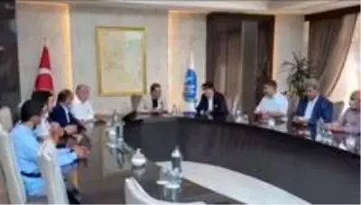 Aydemir'den İstanbul'da 'Erzurum istişaresi' Aydemir'den İstanbul'da 'Erzurum istişaresi'