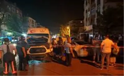 Son Dakika | Başkent'te ambulans kaza yaptı: 3 sağlık çalışanı yaralı Son Dakika | Başkent'te ambulans kaza yaptı: 3 sağlık çalışanı yaralı