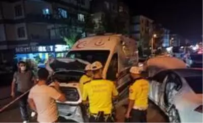 Son Dakika | Başkent'te ambulans kaza yaptı: 3 sağlık çalışanı yaralı Son Dakika | Başkent'te ambulans kaza yaptı: 3 sağlık çalışanı yaralı
