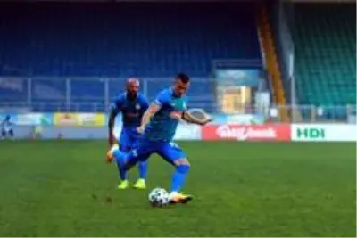 Çaykur Rizespor, Trabzonspor'a 4-3 mağlup oldu