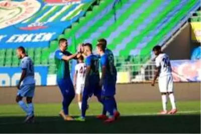Çaykur Rizespor, Trabzonspor'a 4-3 mağlup oldu