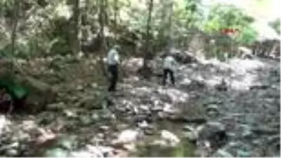 Bartın'da muhtarın tesadüfen keşfettiği şelale, ziyaretçi akınına uğruyor Bartın'da muhtarın tesadüfen keşfettiği şelale, ziyaretçi akınına uğruyor