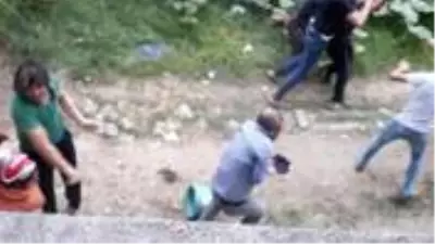 Fındık işçilerinin dövüldüğü iddiası sosyal medyayı karıştırdı! Valilik'ten konuyla ilgili açıklama geldi Fındık işçilerinin dövüldüğü iddiası sosyal medyayı karıştırdı! Valilik'ten konuyla ilgili açıklama geldi
