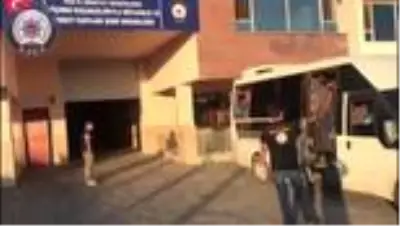 65 düzensiz göçmen yakalandı 65 düzensiz göçmen yakalandı