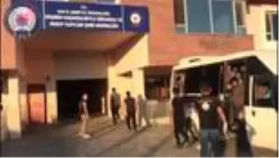 65 düzensiz göçmen yakalandı 65 düzensiz göçmen yakalandı