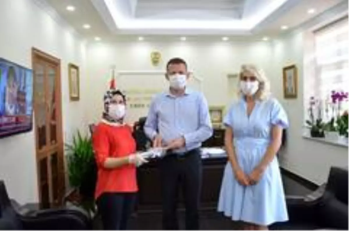 Alanya HEP'ten aşure ikramı