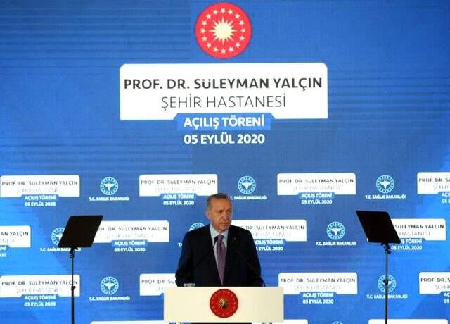 Cumhurbaşkanı Erdoğan, Göztepe Şehir Hastanesi'nin açılışında kurallara uymayanlara sitem etti Cumhurbaşkanı Erdoğan, Göztepe Şehir Hastanesi'nin açılışında kurallara uymayanlara sitem etti