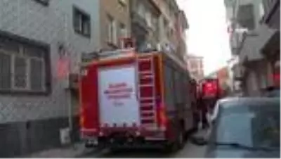 Elazığ'da yangın: 3 kişi dumandan etkilendi Elazığ'da yangın: 3 kişi dumandan etkilendi