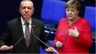 Erdoğan'dan Merkel'e zor soru: Fransa'nın amacı ne, o uçak gemisi neden buraya geliyor? Erdoğan'dan Merkel'e zor soru: Fransa'nın amacı ne, o uçak gemisi neden buraya geliyor?