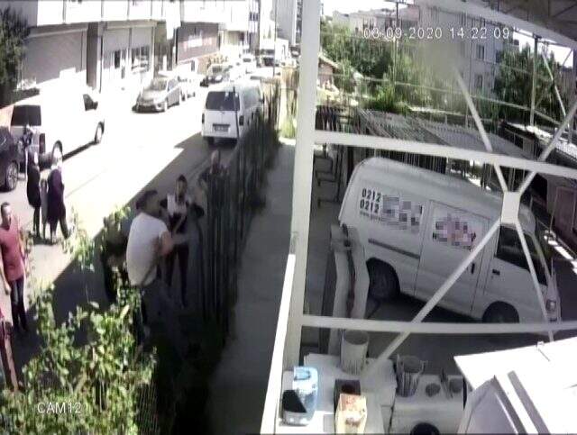 Eşiyle kavgasını ayıran işçilerin çalıştığı fabrikayı, akrabalarıyla bastı